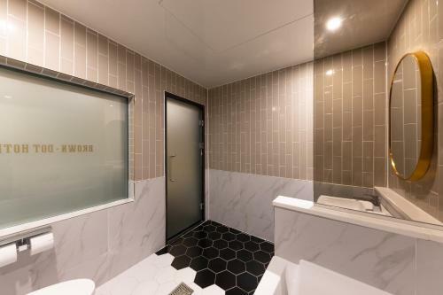 Brown Dot Hotel Seong Seo