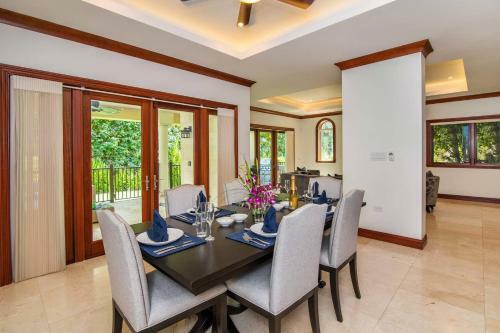 Casa Luna #4 By Grand Cayman Villas