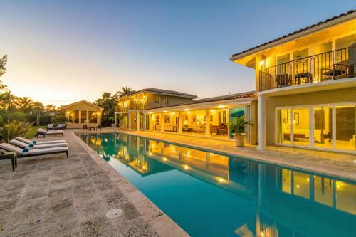 Villa Mora By Grand Cayman Villas