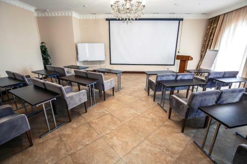Alanda Hotel