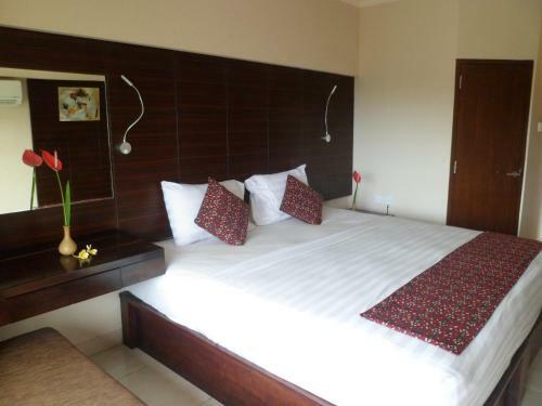 Hostal Nuriani Restaurant And Rooms