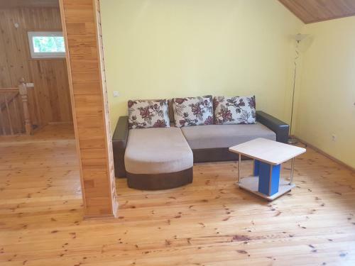 Cozy Home Two Bedroom Apartments