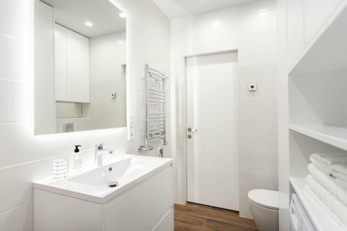 Cosy White Scandinavian Apartment By Houseys