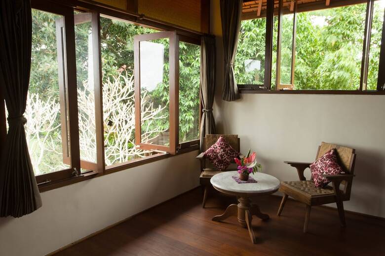 Hostal Omah Apik