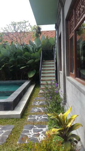 Hostal Villa Bungsil Gading