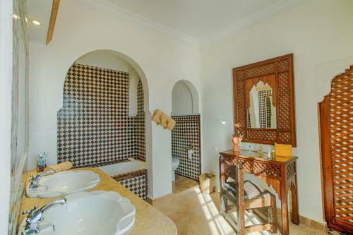 Villa Les Oliviers - A Setting Of Tranquility