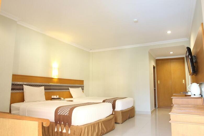 Cakra Kembang Hotel
