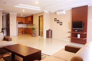 Hotel Travellers Suites Serviced Apartments