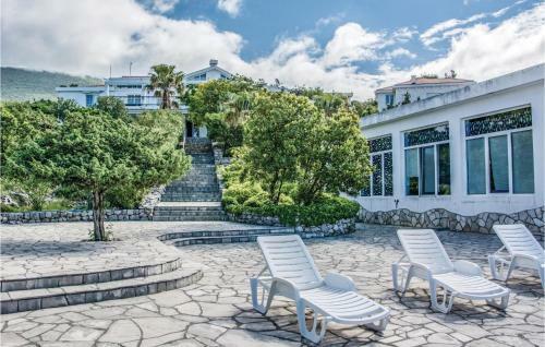 Seven-bedroom Holiday Home In Zanjic