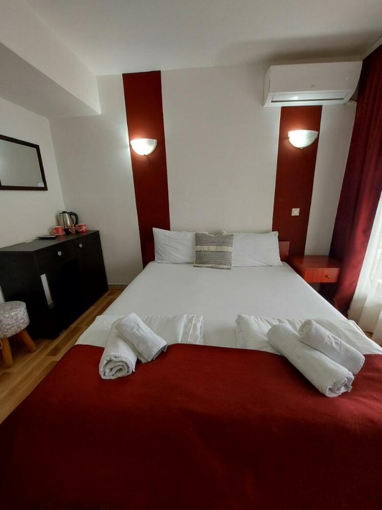 The Bulevard Hotel