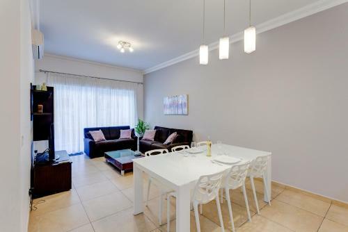 Gorgeous Apartment With Terrace In Fort Cambridge, Pool