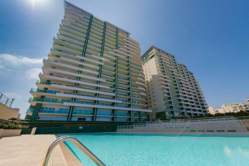 Gorgeous Apartment With Terrace In Fort Cambridge, Pool