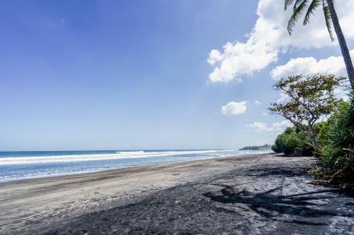 Pantai Hitam Villa