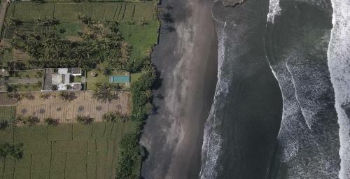 Pantai Hitam Villa