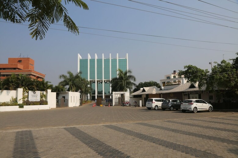 Hotel Sandy's Tower