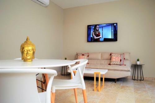 Luxurious And New 2 Bedroom Apartment With Private Jacuzzi