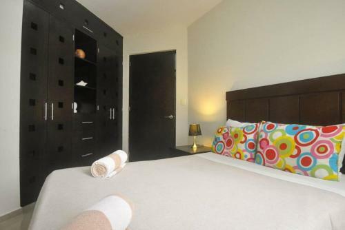 Prime Condo In Playa - Rooftop Pool, Walk To Beach!