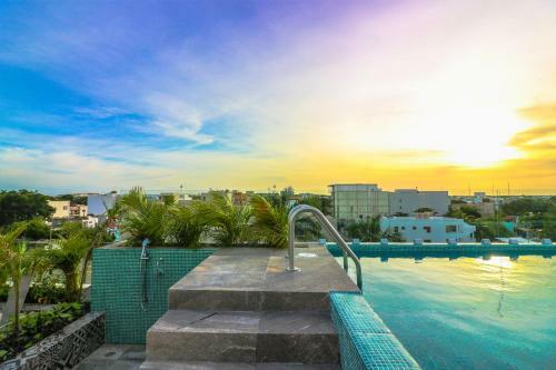 Playa 4020 Apartments With Rooftop Pool Near 5th And Beach