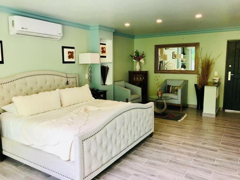 Ocean Frontage Cottage