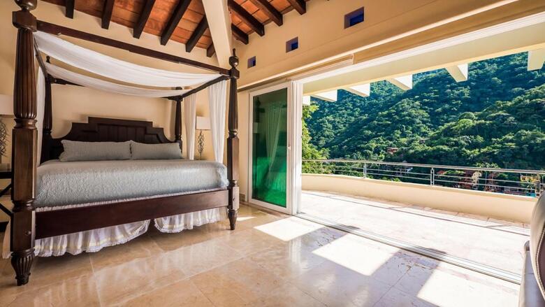 Ocean Frontage Cottage