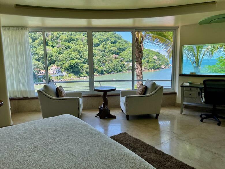 Ocean Frontage Cottage