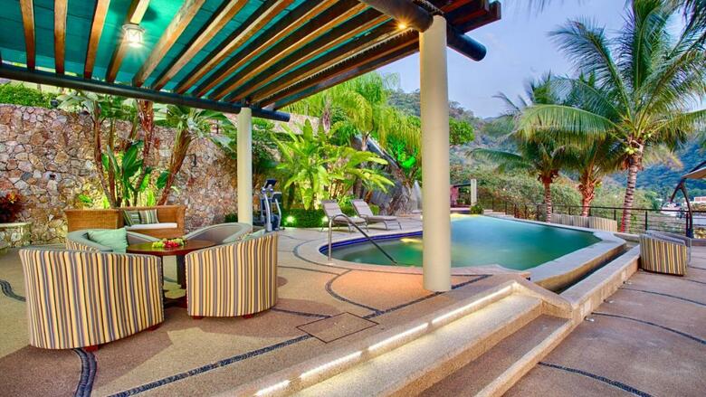 Ocean Frontage Cottage