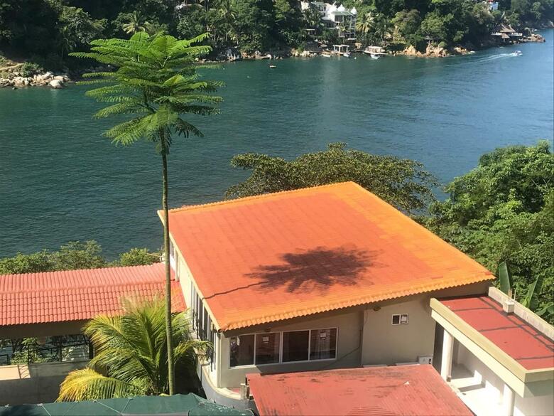 Ocean Frontage Cottage