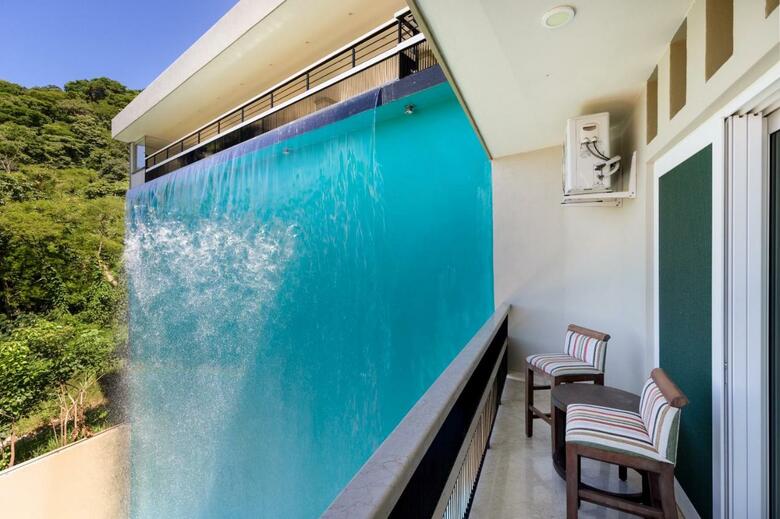 Ocean Frontage Cottage