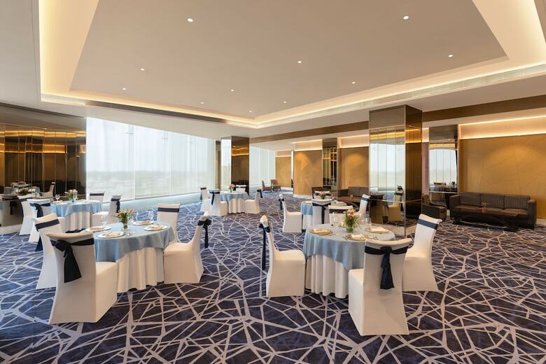 Hotel Courtyard By Marriott Bhopal
