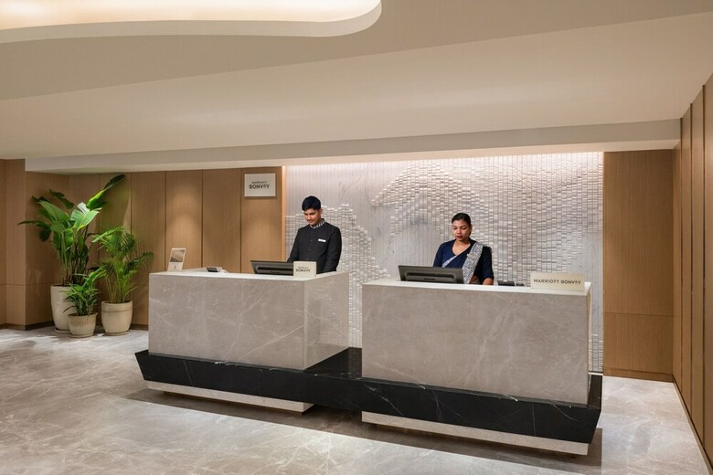 Hotel Courtyard By Marriott Bhopal