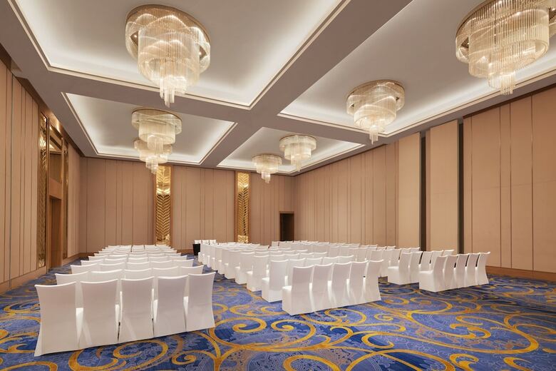 Hotel Courtyard By Marriott Bhopal