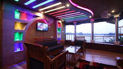 Hotel Cosy Houseboats