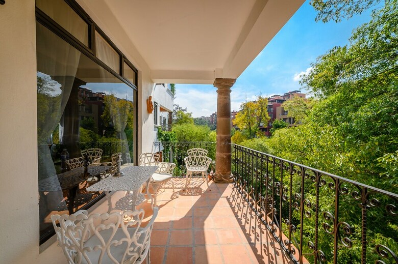 Charming Villas By Casa Holistic B&B