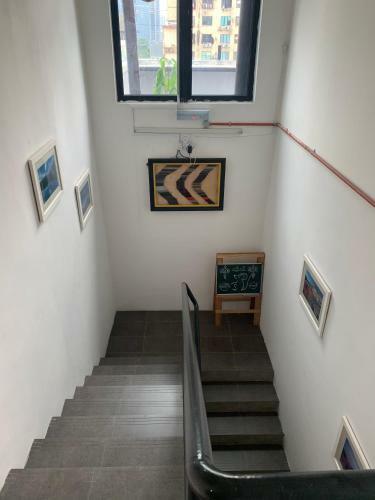Frame Hotel