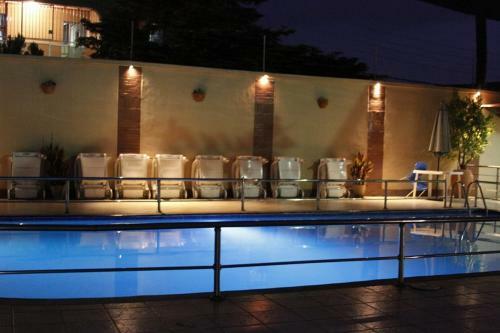 Hostal Room In Lodge - Continental Suites Cinemas