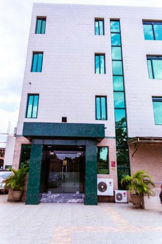 De Meros Hotel And Suites