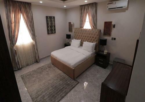 Marshall Hotel Apartments