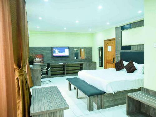 Hostal Room In Lodge - Best Western Plus Mydas Hotel