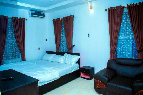 Hostal Room In Lodge - Mexiloyd Suites Queen Apartment