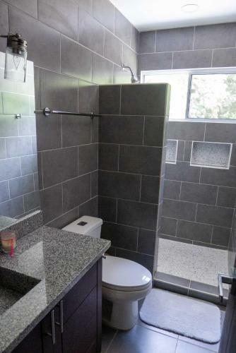 Hostal Townhome W Pool, Modern And Secure - Walk To Beach And Town
