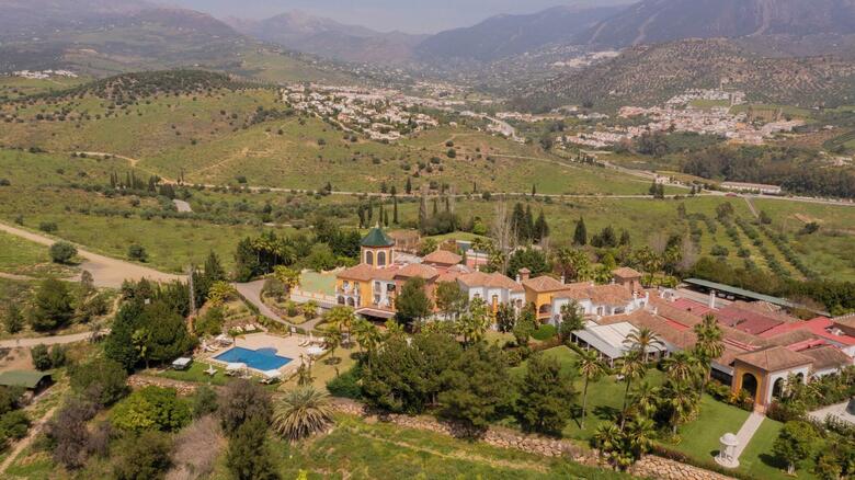 Hotel La Vi�uela