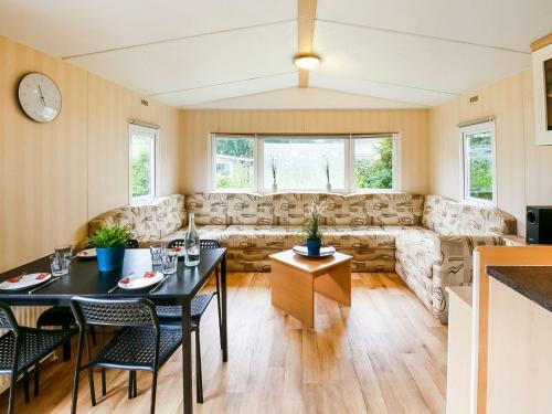Welcoming Chalet In Renesse Near Seabeach