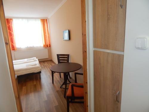 Hostal �gnes Vend�gh�z