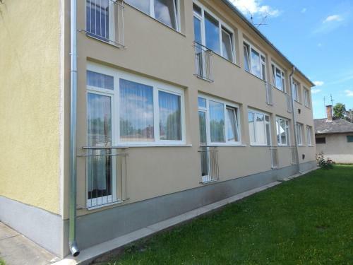 Hostal �gnes Vend�gh�z