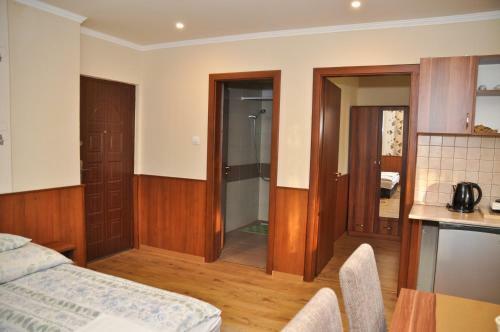 Albergue M�dia Panzi� �s Apartmanh�z