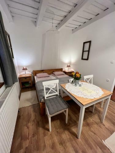 Hostal Cseri Porta