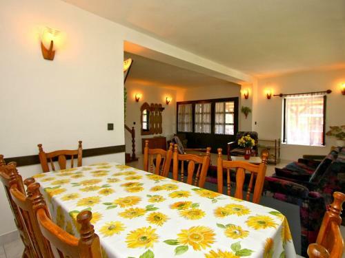 Villa Balatonkereszt�r 5