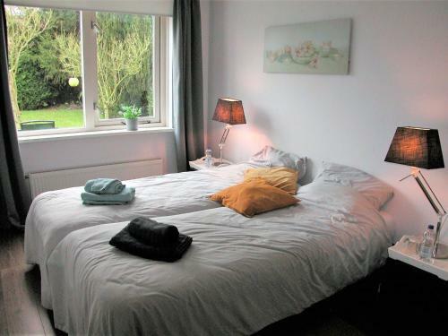 Peaceful Holiday Home In Zeewolde With Swimming Pool