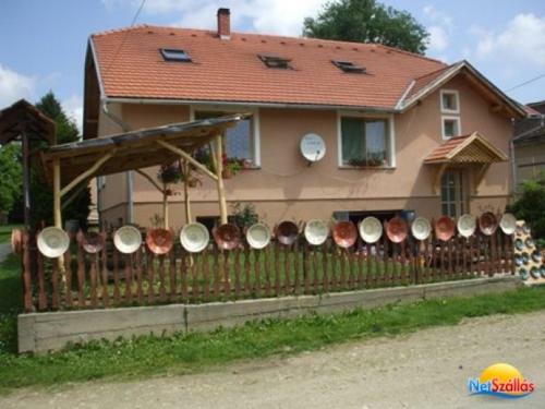 Hostal Fazekas Vend�gh�z �s Kemping