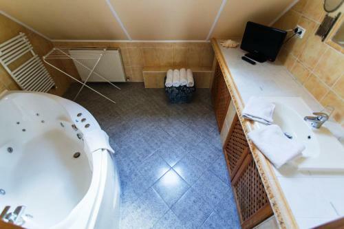 Bajor Panzi� Aparthotel B�k-b�kf�rd?, Adults Only 12plus
